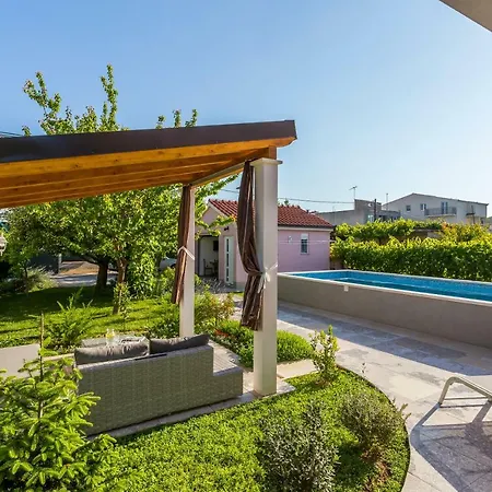 Sweet Marija With Heated Pool Villa