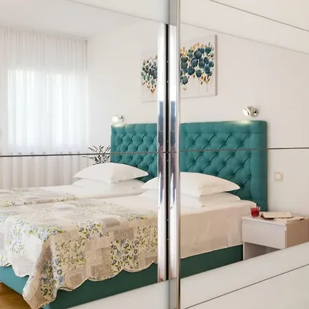 Villa Sweet Marija With Heated Pool Split