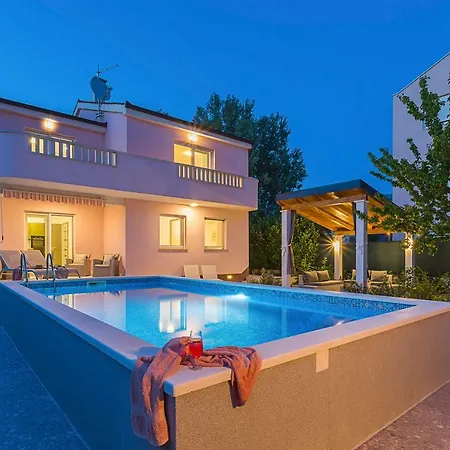 Sweet Marija With Heated Pool Villa *
