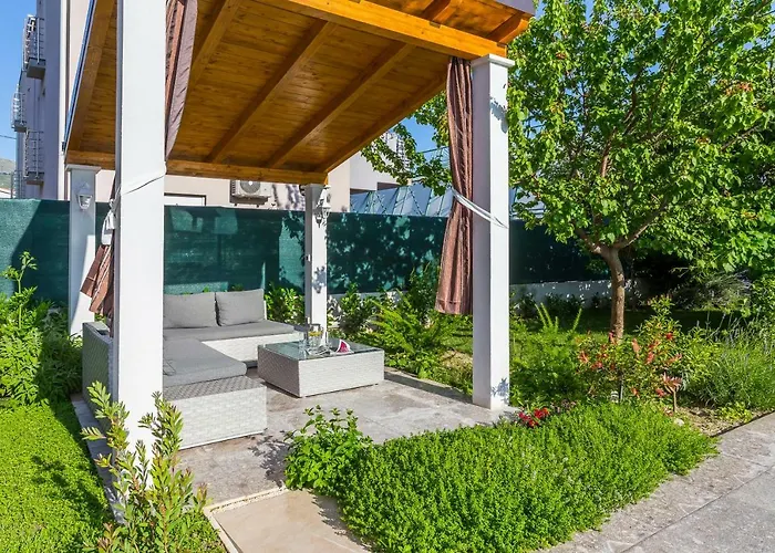 Sweet Marija With Heated Pool * Split