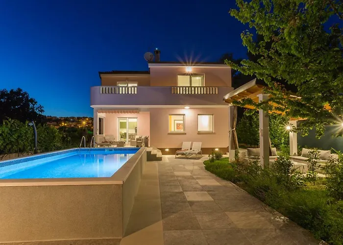 Sweet Marija With Heated Pool Villa