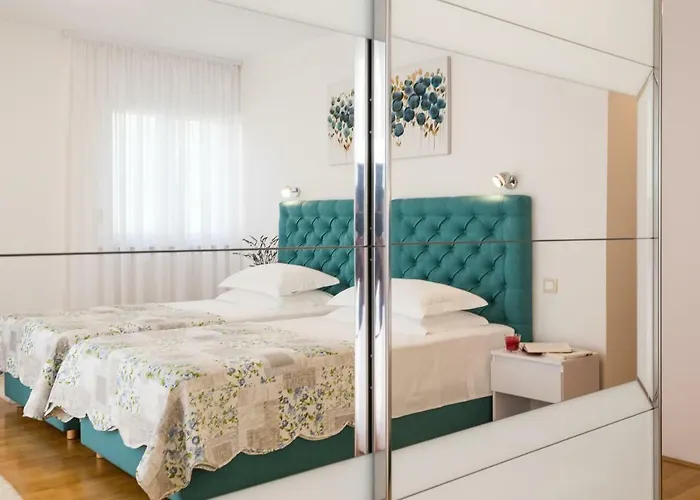 Villa Sweet Marija With Heated Pool Split