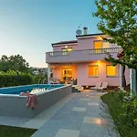 Sweet Marija With Heated Pool *