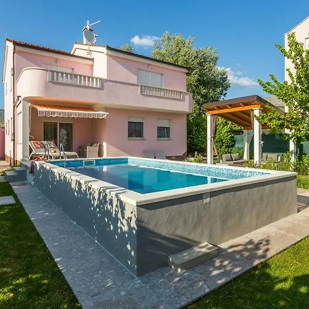 Sweet Marija With Heated Pool Вилла