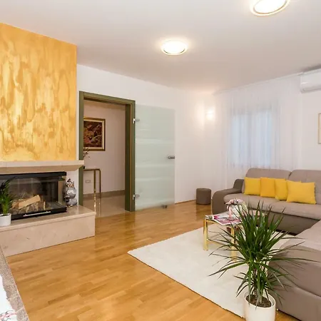 Вилла Sweet Marija With Heated Pool Сплит