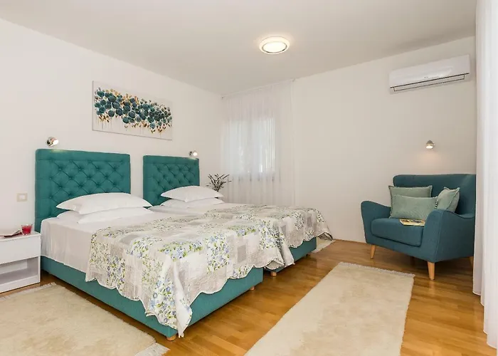 Sweet Marija With Heated Pool Villa *